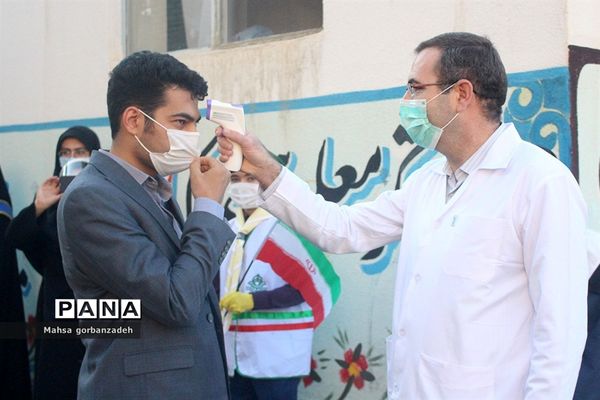 نماینده ولی فقیه در استان آذربایجان شرقی در آیین بازگشایی مدارس در سال 1400-1399