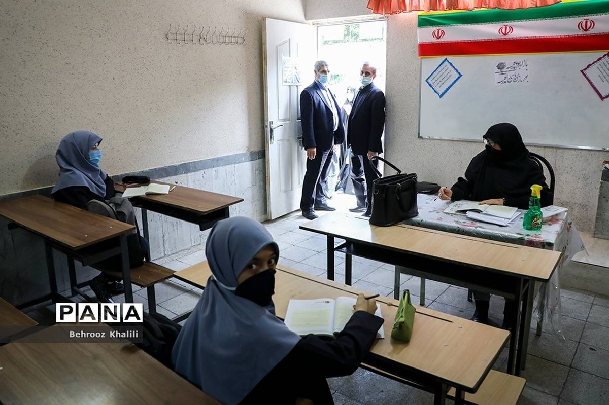 بازدید سرزده معاون تربیت بدنی و سلامت از اولین روز بازگشایی مدارس شهر تهران