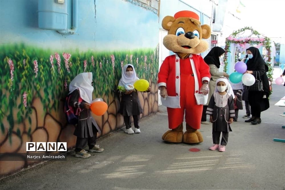 جشن شکوفه ها در دبستان شایگان فسا