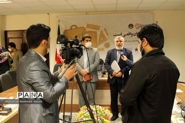 نشست خبری مدیرکل کمیته امداد امام خمینی (ره) و رییس سازمان دانش‌آموزی خوزستان