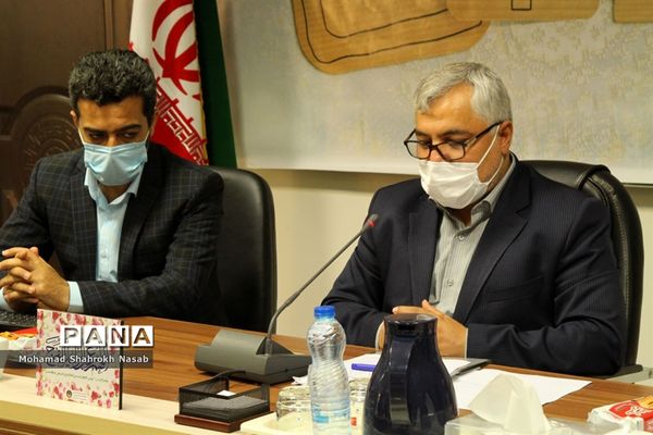 نشست خبری مدیرکل کمیته امداد امام خمینی (ره) و رییس سازمان دانش‌آموزی خوزستان