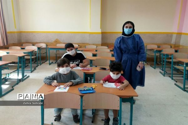 اردوی جهادی ویزیت رایگان خانواده ها و دانش آموزان شهرستان اسلامشهر