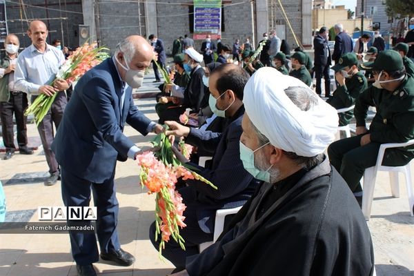 گلباران وعطر افشانی مزارشهدای هشت سال دفاع مقدس شهرستان اسلامشهر