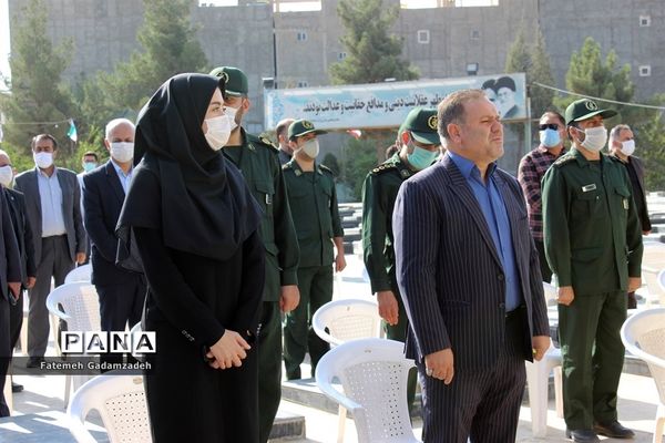 گلباران وعطر افشانی مزارشهدای هشت سال دفاع مقدس شهرستان اسلامشهر