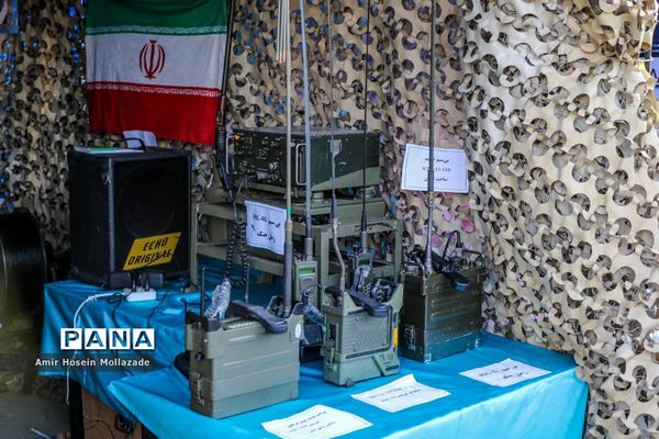 نمایشگاه هفته دفاع مقدس در ارومیه