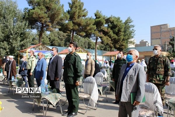 نواختن زنگ مقاومت،ایثار و پیروزی در آموزشگاه شهدای ایران تایر اسلامشهر