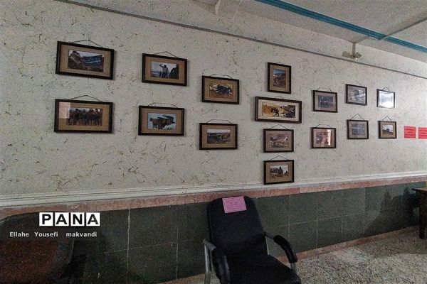 افتتاح نمایشگاه هفته دفاع مقدس در اداره آموزش و پرورش شهرستان امیدیه