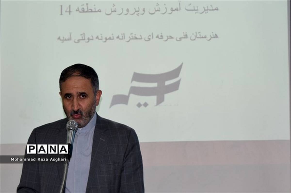 احمدی لاشکی: از توجه به سلامت فرهنگیان غافل نشویم