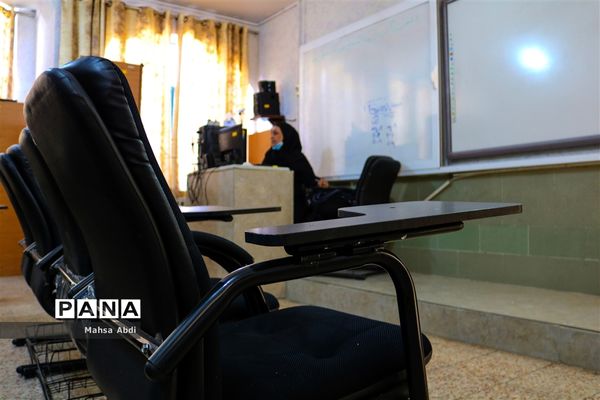تلاش معلمان شیراز در آموزش مجازی به دانش‌آموزان