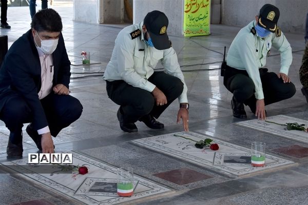 غبارروبی و گلباران قبور 158 شهید شهرستان بهاباد