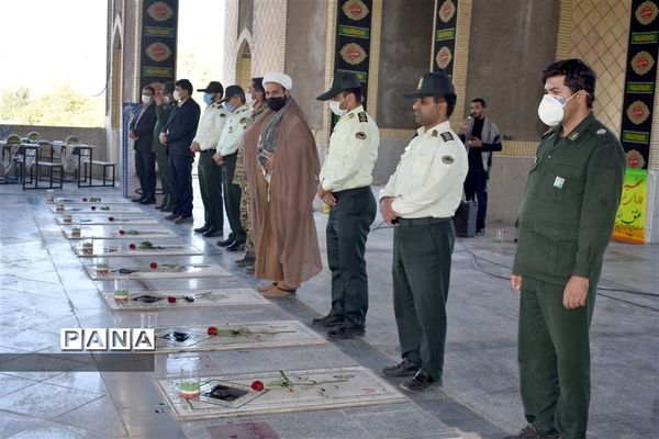 غبارروبی و گلباران قبور 158 شهید شهرستان بهاباد