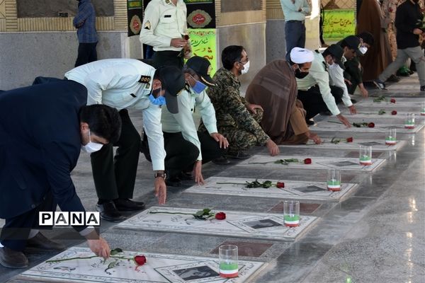 غبارروبی و گلباران قبور 158 شهید شهرستان بهاباد