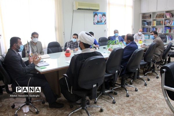 جلسه کمیته دانش آموزی یوم الله 13 آبان در آموزش و پرورش استان بوشهر