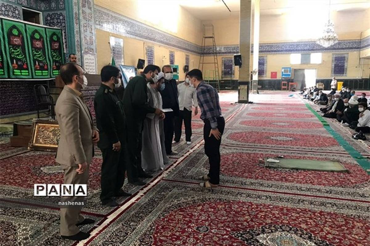 تجلیل از سه رتبه برتر بهارستان یک در کنکور سراسری 99