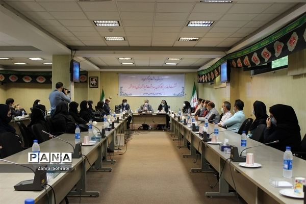 نشست فرماندار اسلامشهر با کارکنان بهداشت محیط شبکه بهداشت و درمان