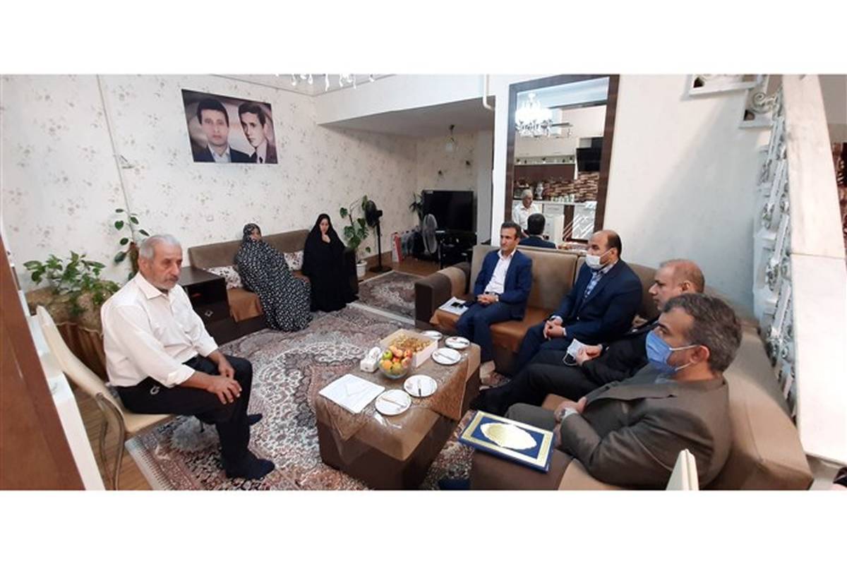 دیدار مدیر سازمان دانش آموزی  گیلان با خانواده شهید حامد امیری