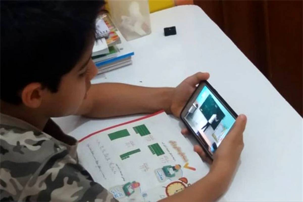 خرید بیش از300بسته اینترنتی برای دانش آموزان توسط خیر بندرریگی