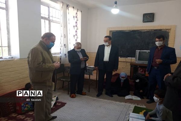 بازدید معاون آموزش ابتدایی از مدارس عشایری