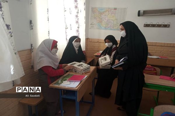 بازدید معاون آموزش ابتدایی از مدارس عشایری