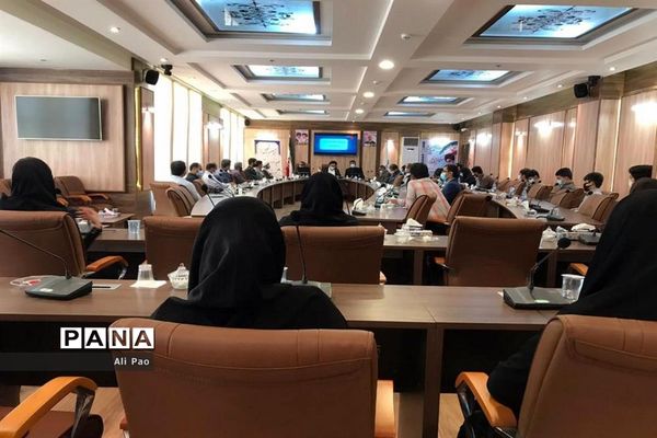 تجلیل از طلایه داران تربیت شهرستان عسلویه
