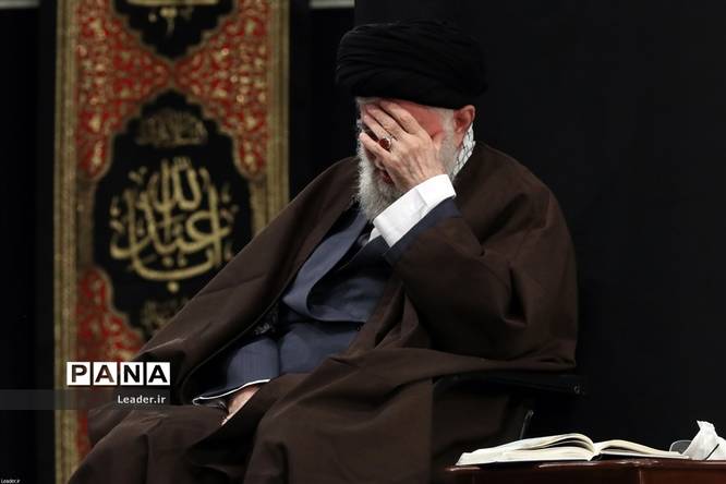 مراسم عزاداری و قرائت زیارت اربعین در حسینیه امام خمینی با حضور رهبر معظم انقلاب اسلامی