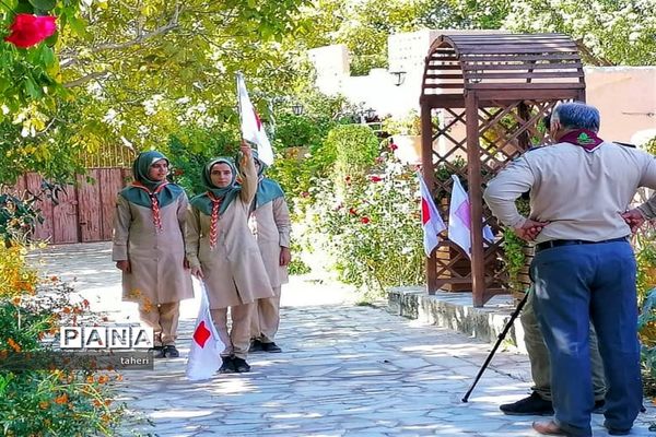 بازدید رئیس سازمان دانش‌آموزی فارس از فعالیت‌های پیشتازان در نی ریز