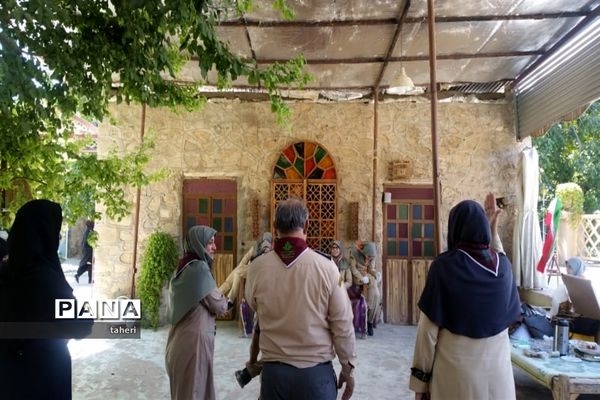 بازدید رئیس سازمان دانش‌آموزی فارس از فعالیت‌های پیشتازان در نی ریز