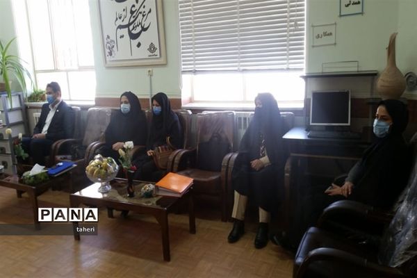 بازدید رئیس سازمان دانش‌آموزی فارس از فعالیت‌های پیشتازان در نی ریز