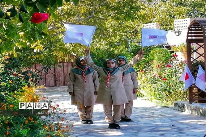 بازدید رئیس سازمان دانش‌آموزی فارس از فعالیت‌های پیشتازان در نی ریز