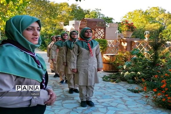 بازدید رئیس سازمان دانش‌آموزی فارس از فعالیت‌های پیشتازان در نی ریز