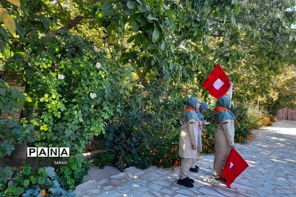 بازدید رئیس سازمان دانش‌آموزی فارس از فعالیت‌های پیشتازان در نی ریز