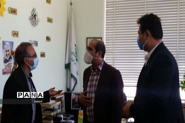 بازدید رئیس سازمان دانش‌آموزی فارس از فعالیت‌های پیشتازان در نی ریز