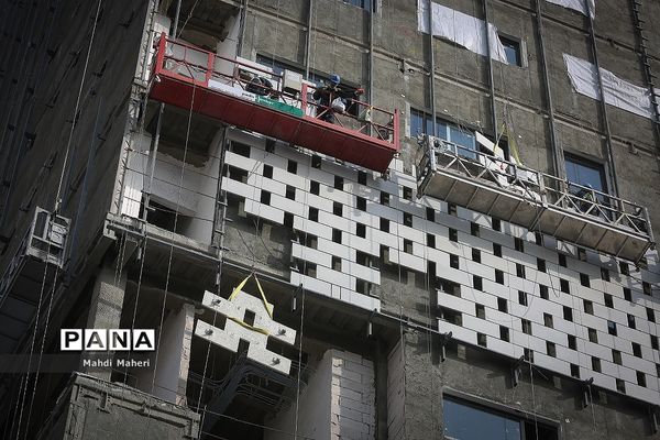 بازدید رئیس بنیاد مستضعفان از روند ساخت پلاسکو