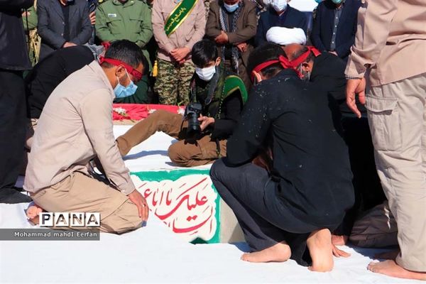 مراسم وداع با پیکر شهید گمنام در آباده