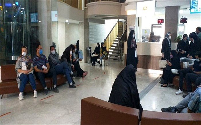 توصیه‌های کرونایی؛ بی‌دلیل و برای ساعات طولانی در مراکز درمانی حضور نیابیم