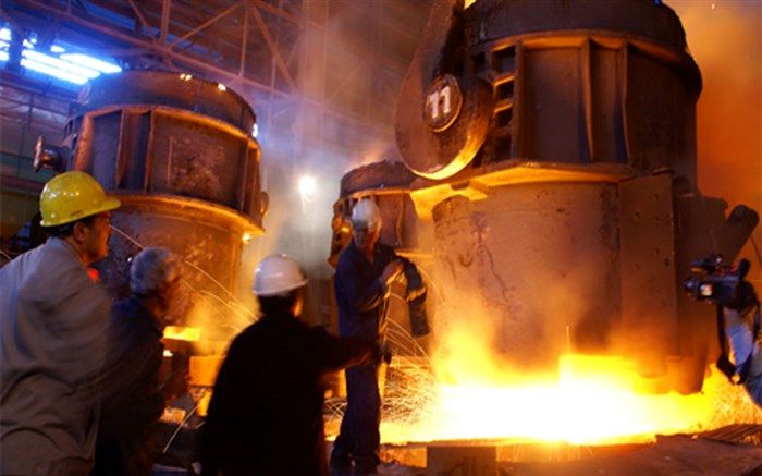 آمریکا با تحریم فولاد به دنبال ضربه زدن به کل صنایع کشور است