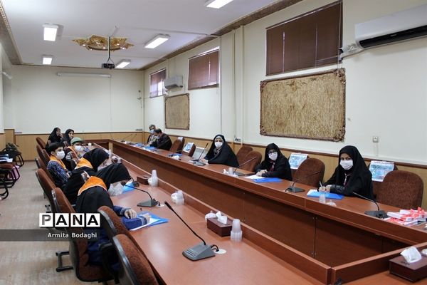 نشست هیات رئیسه مجامع تشکل پیشتازان سازمان دانش‌آموزی آموزش و پرورش اسلامشهر