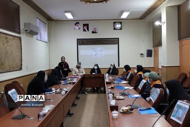 نشست هیات رئیسه مجامع تشکل پیشتازان سازمان دانشآموزی آموزش و پرورش اسلامشهر