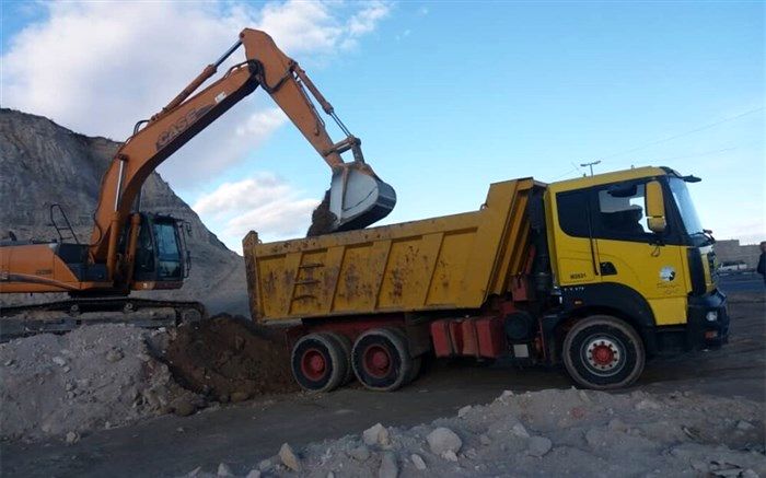 خاکبرداری‌ تراشه در ضلع‌جنوبی‌ اتوبان شهید کسائی ادامه دارد