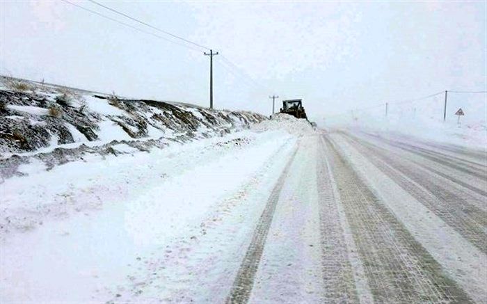 کولاک در گردنه‌های برف گیر آذربایجان شرقی