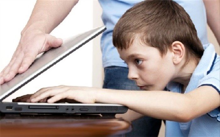 کِی و چگونه استفاده کودکان از تکنولوژی را محدود کنیم؟+ویدئو