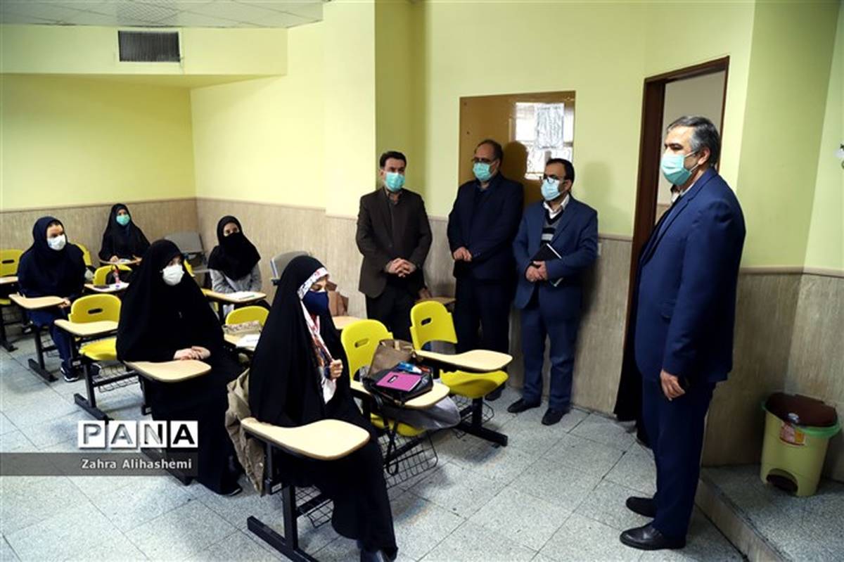 تجلیل معاون پرورشی و فرهنگی آموزش و پرورش شهر تهران از برگزاری دوره‌های آموزش خبرنگاری دانش‌آموزان