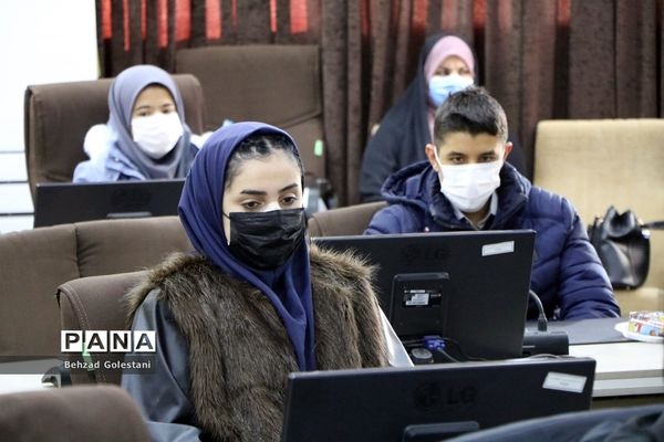 تجلیل از دانش آموزان منتخب مسابقات قرآنی و فرهنگی آذربایجان غربی