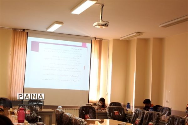 اولین روز دوره آموزش خبرنگاری ویژه دانش آموزان پسر استان اصفهان
