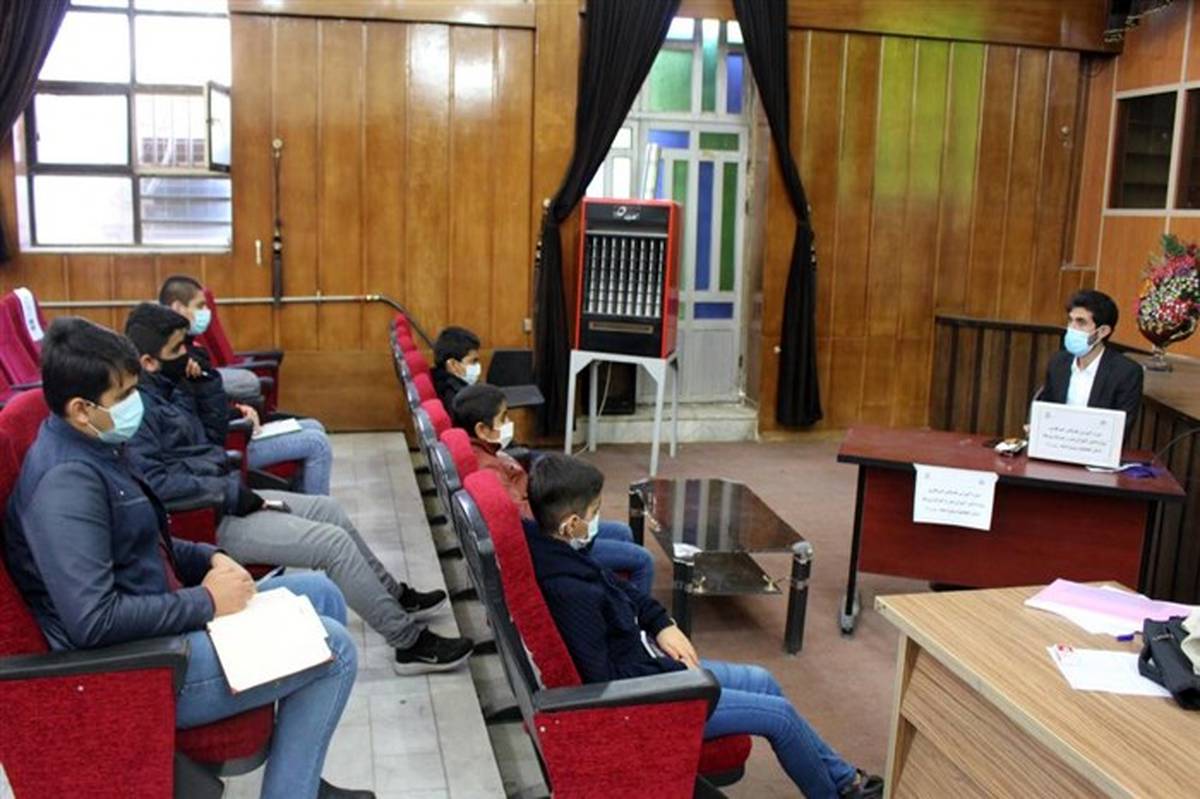 اولین جلسه از کلاس هاى آموزش خبرنگارى دانش آموزان پسر در استان کهگیلویه و بویراحمد برگزار شد