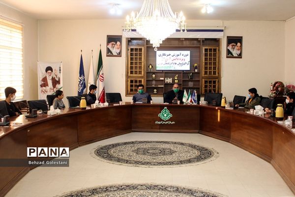 دوره آموزش خبرنگاری ویژه دانش‌آموزان پسر در ارومیه