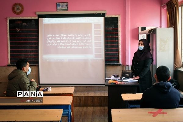 برگزاری دوره آموزشی تربیت خبرنگار ویژه دانش‌آموزان پسر در شیراز