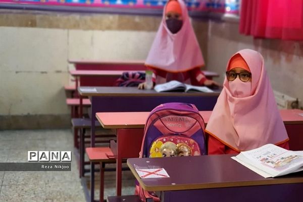 بازدید بازرسان فرمانداری و شبکه بهداشت از وضعیت بهداشتی مدارس بهارستان یک
