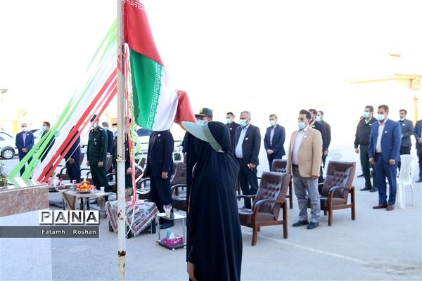 نواختن زنگ انقلاب در مدارس شهرستان امیدیه