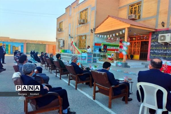 نواختن زنگ انقلاب در مدارس شهرستان امیدیه